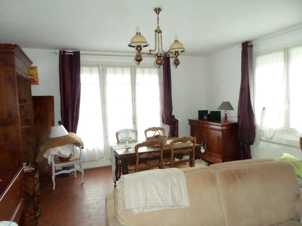 Maison à LATHUS-SAINT-REMY