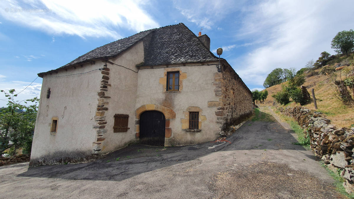 Maison à PRADES-D&#039;AUBRAC