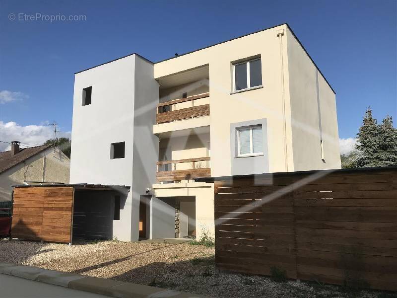 Appartement à COMBS-LA-VILLE