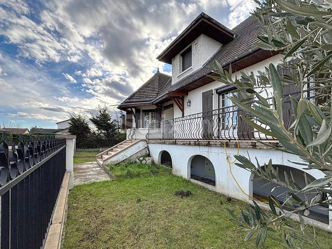 Maison à DECINES-CHARPIEU