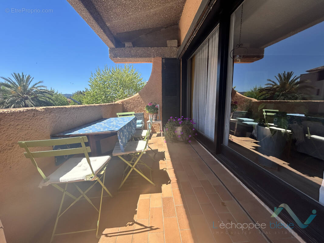 Appartement à COGOLIN