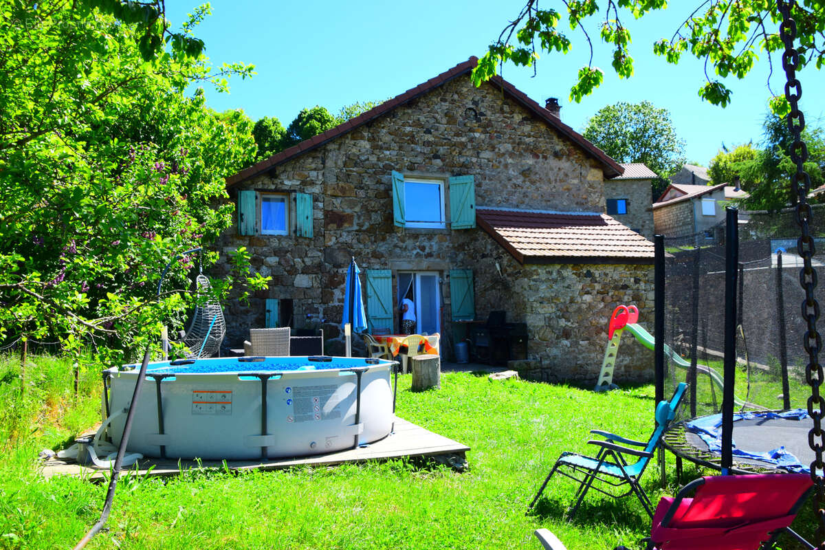 Maison à LE LAC-D&#039;ISSARLES