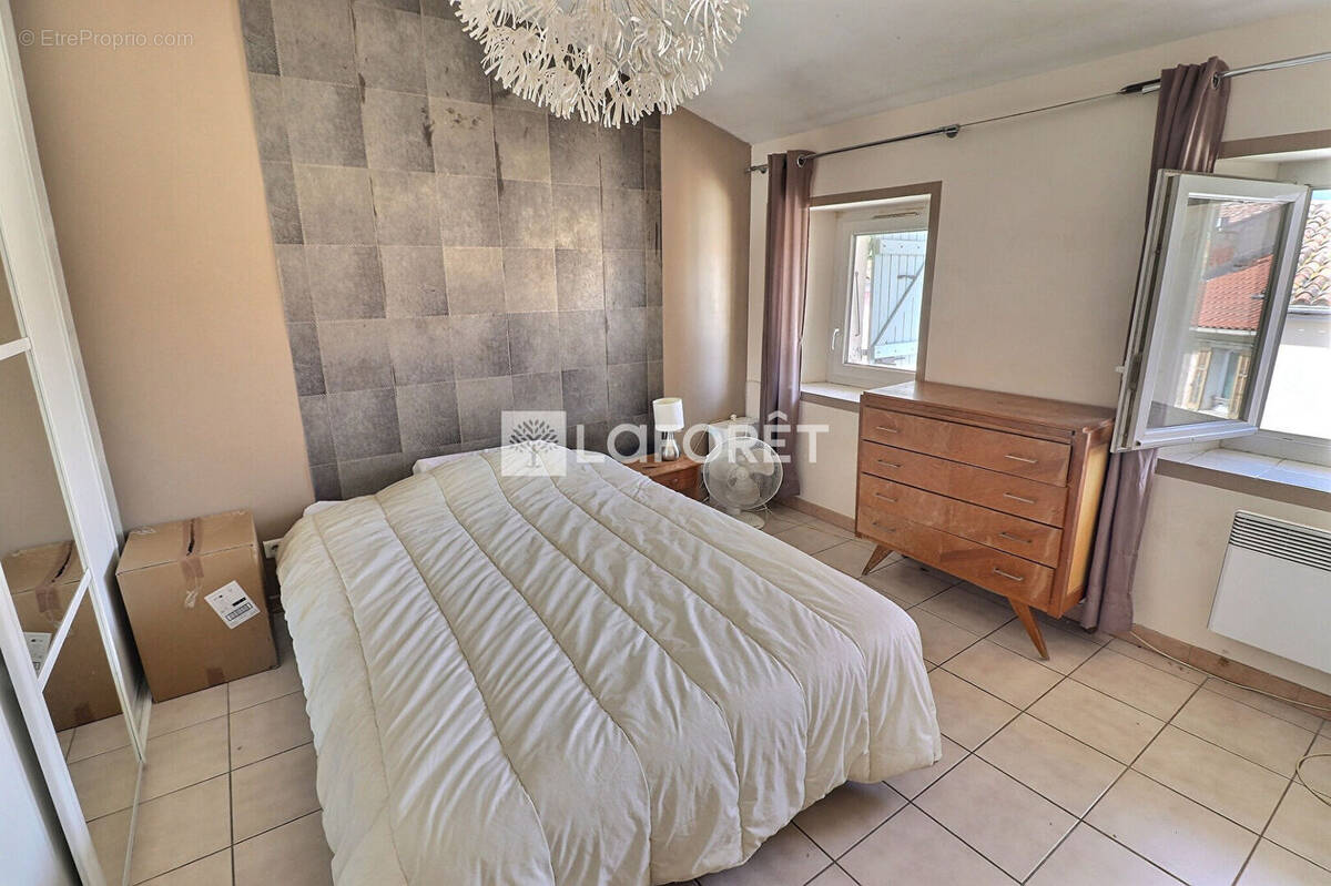 Appartement à LA CRAU