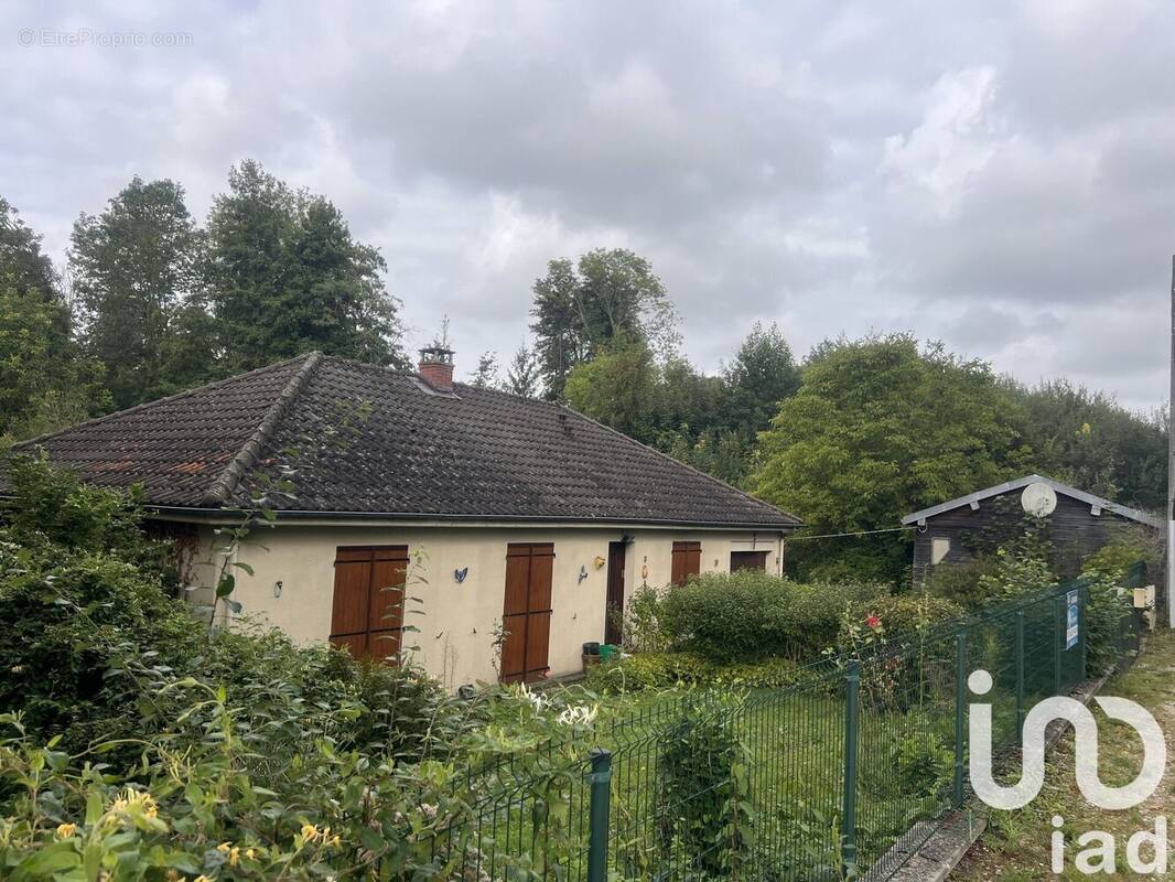 Photo 1 - Maison à ESTISSAC