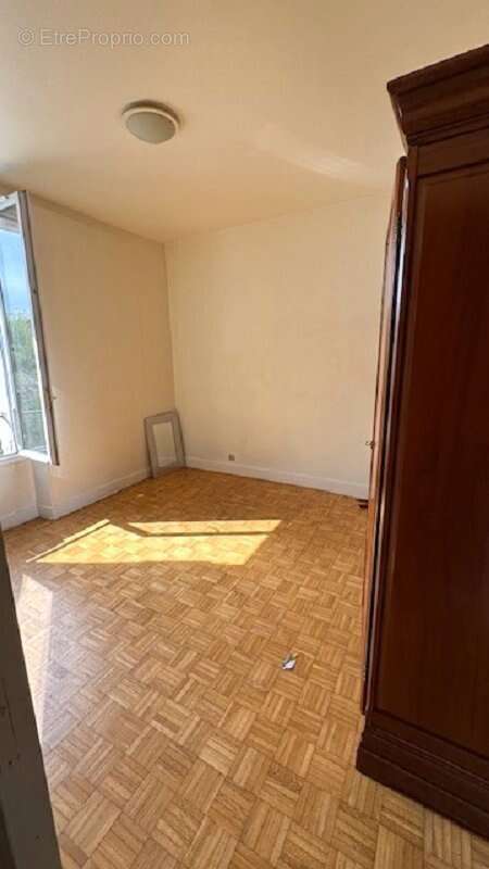 Appartement à SAINT-MAUR-DES-FOSSES