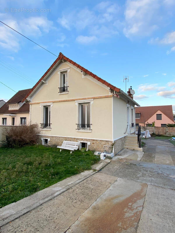 Maison à BALLANCOURT-SUR-ESSONNE
