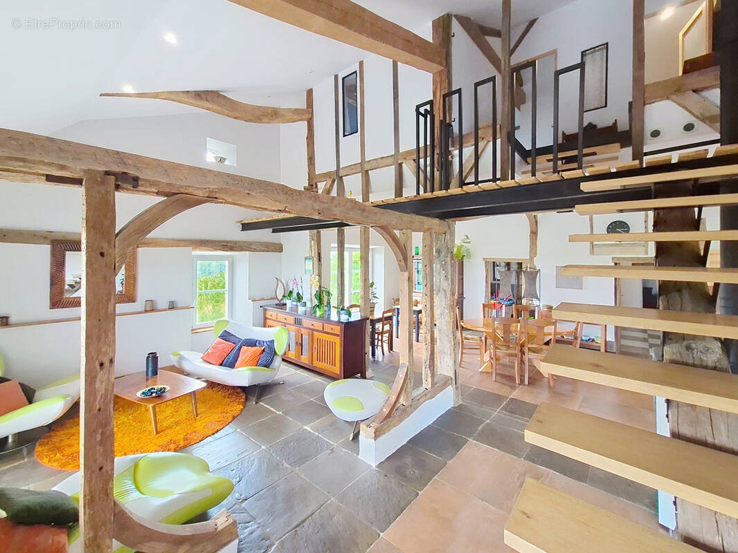 Maison à POUILLON