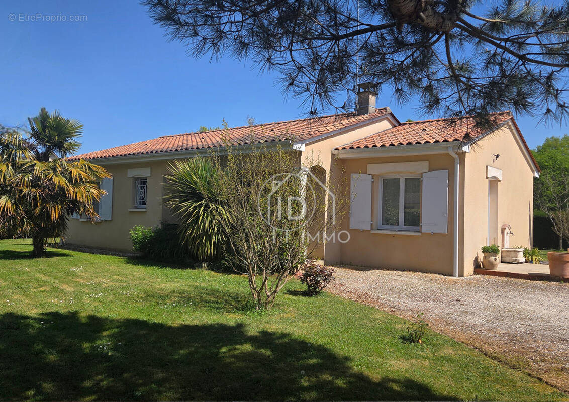 Maison à MONTPON-MENESTEROL