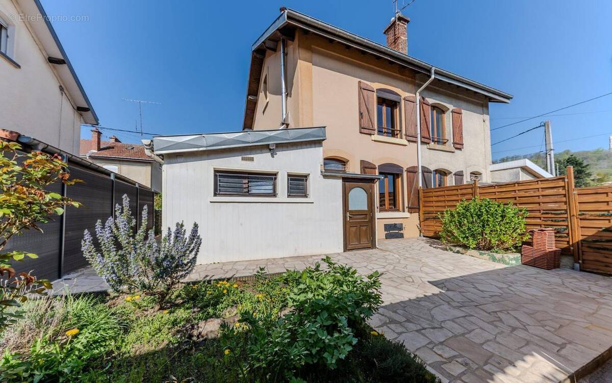 Maison à MAXEVILLE