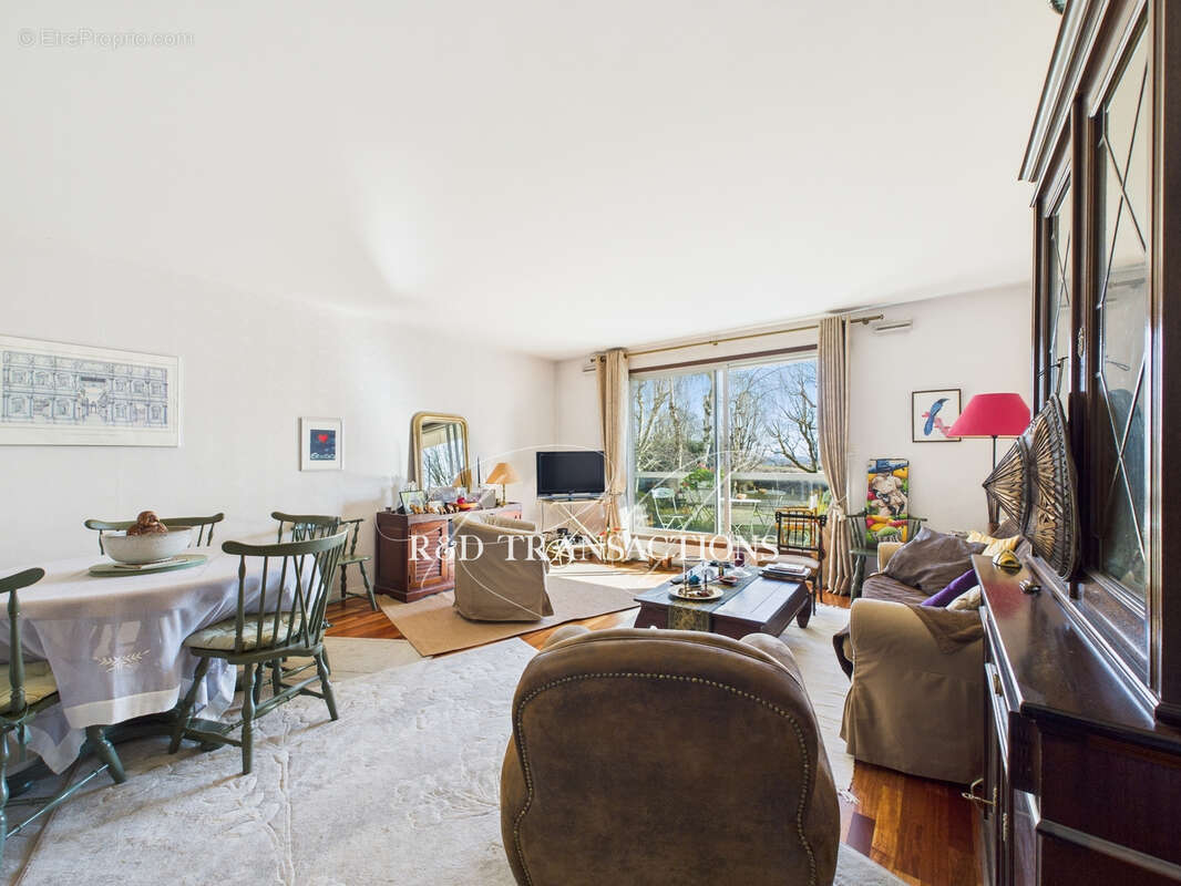 Appartement à SURESNES