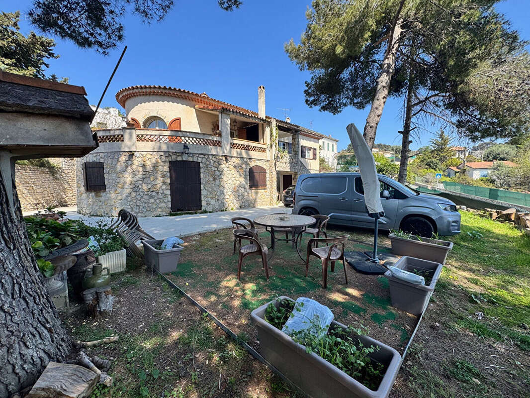 Maison à VALLAURIS