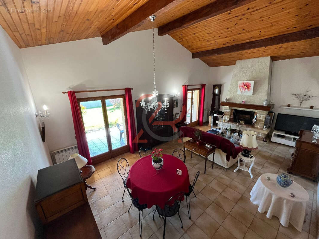 Maison à CANTENAC