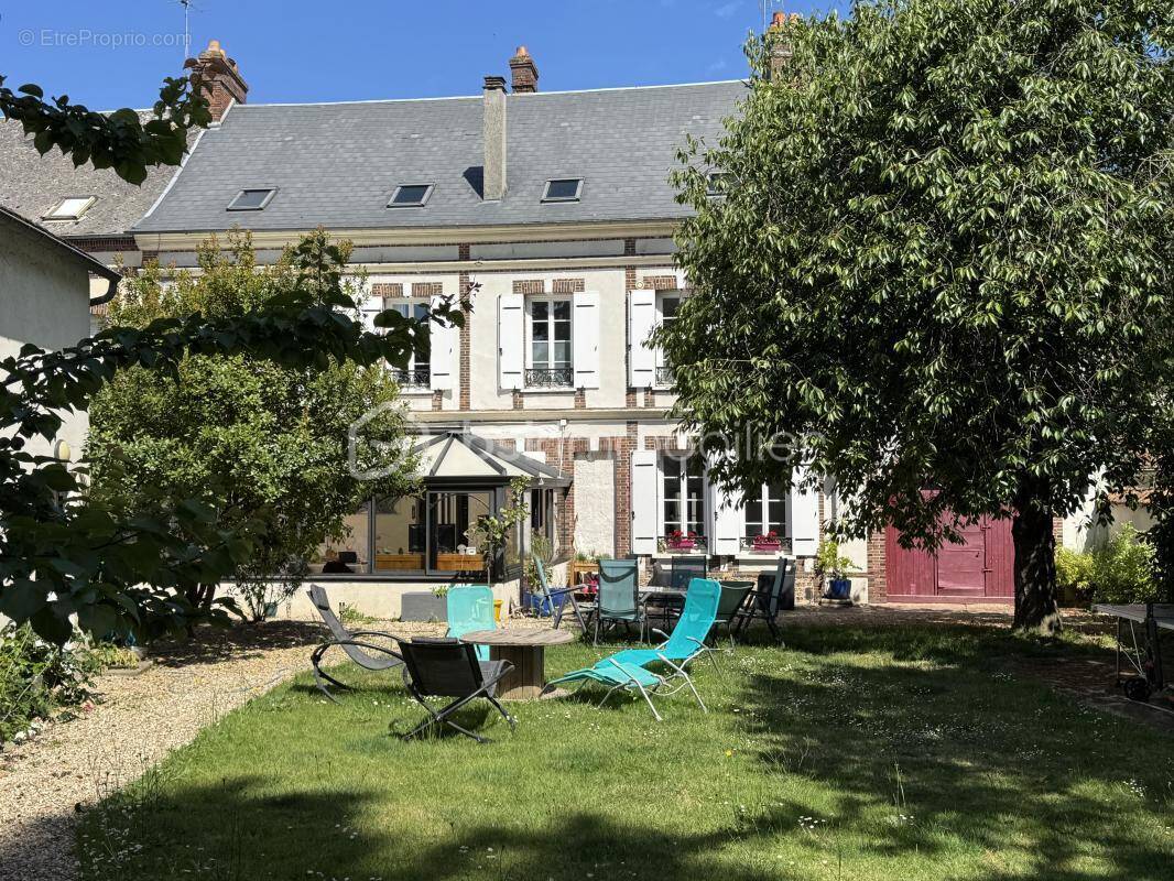 Maison à DAMVILLE