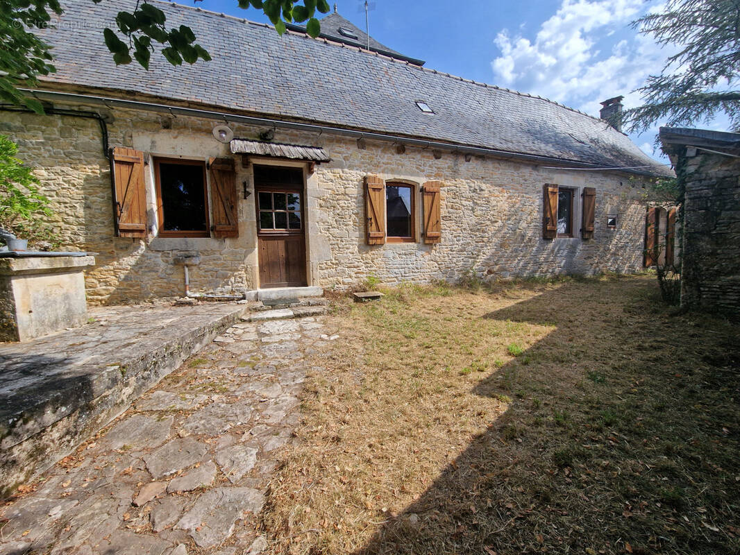 Maison à NADAILLAC