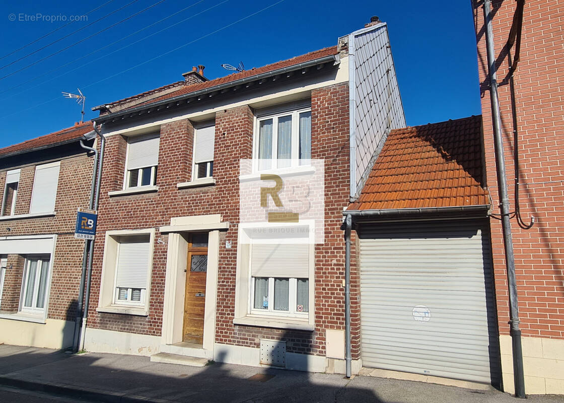 Maison à SAINT-QUENTIN