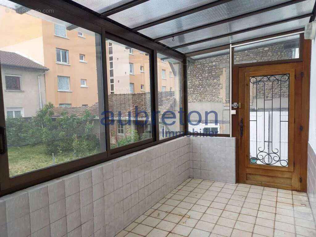 Appartement à RIVES