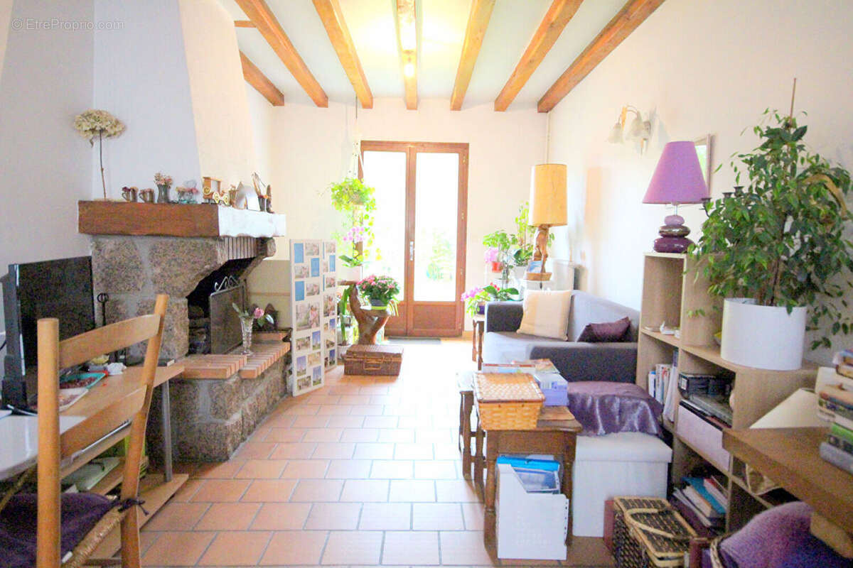 Maison à VERNEUIL-EN-HALATTE