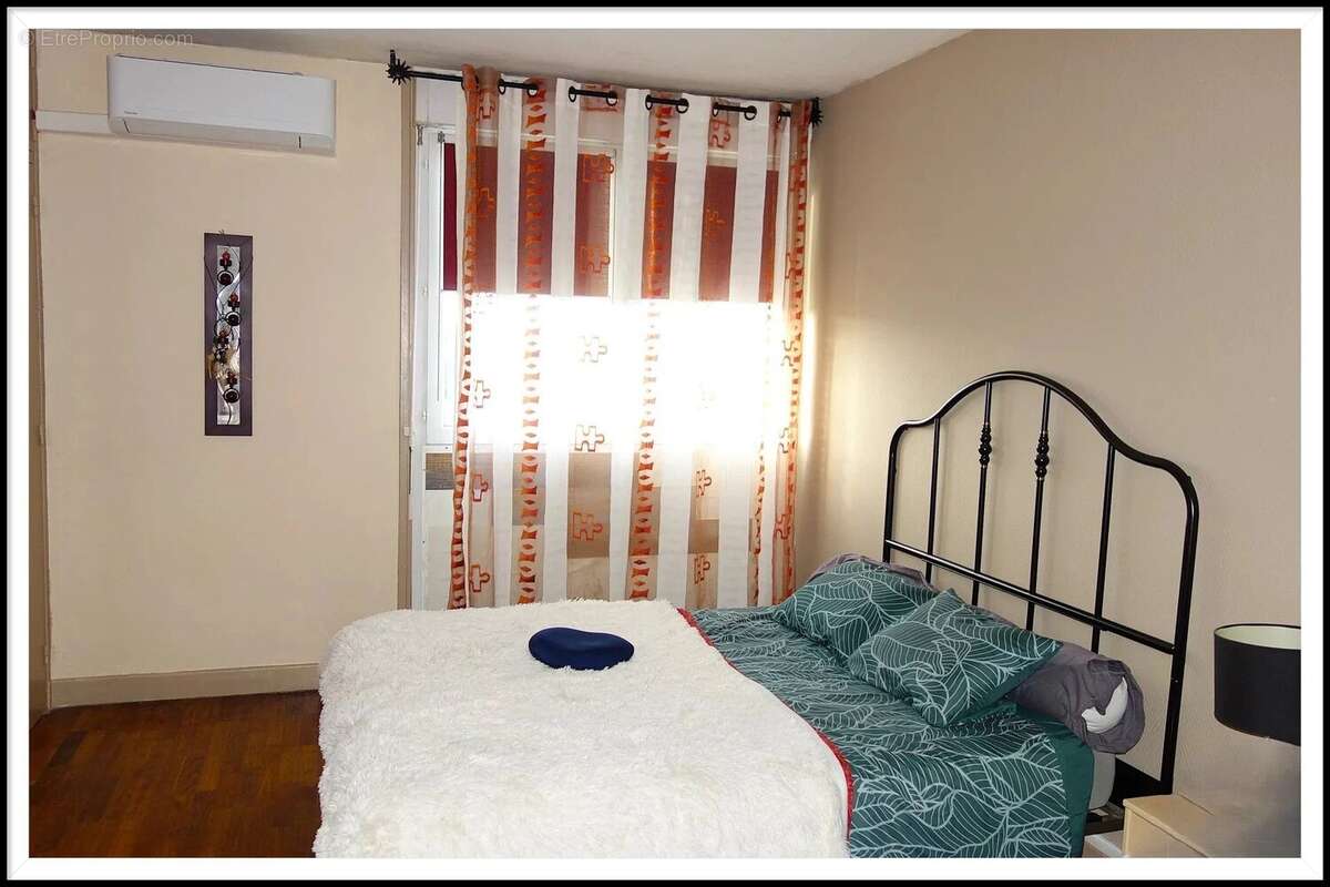 Appartement à BAGNOLS-SUR-CEZE