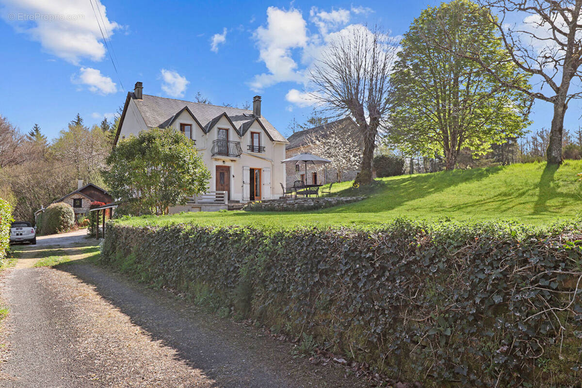 Maison à MADRANGES
