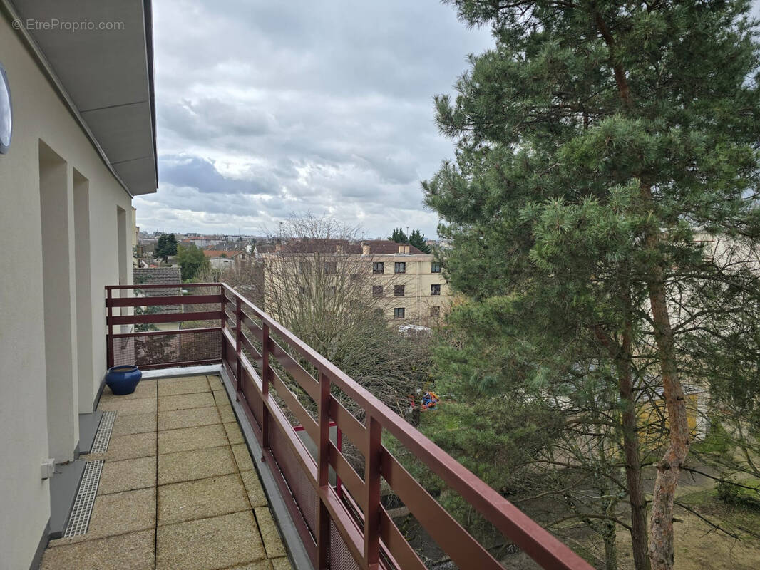 Appartement à LIVRY-GARGAN