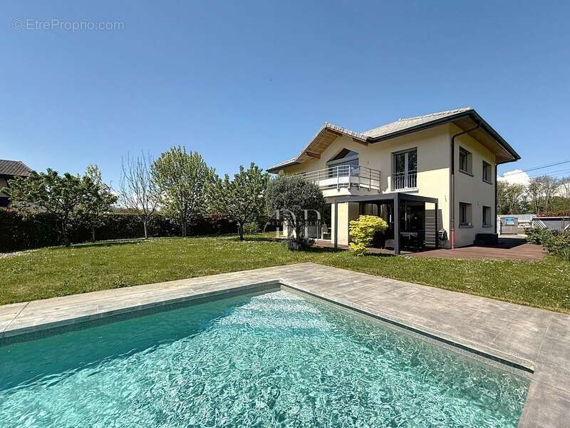 Maison à CRANVES-SALES