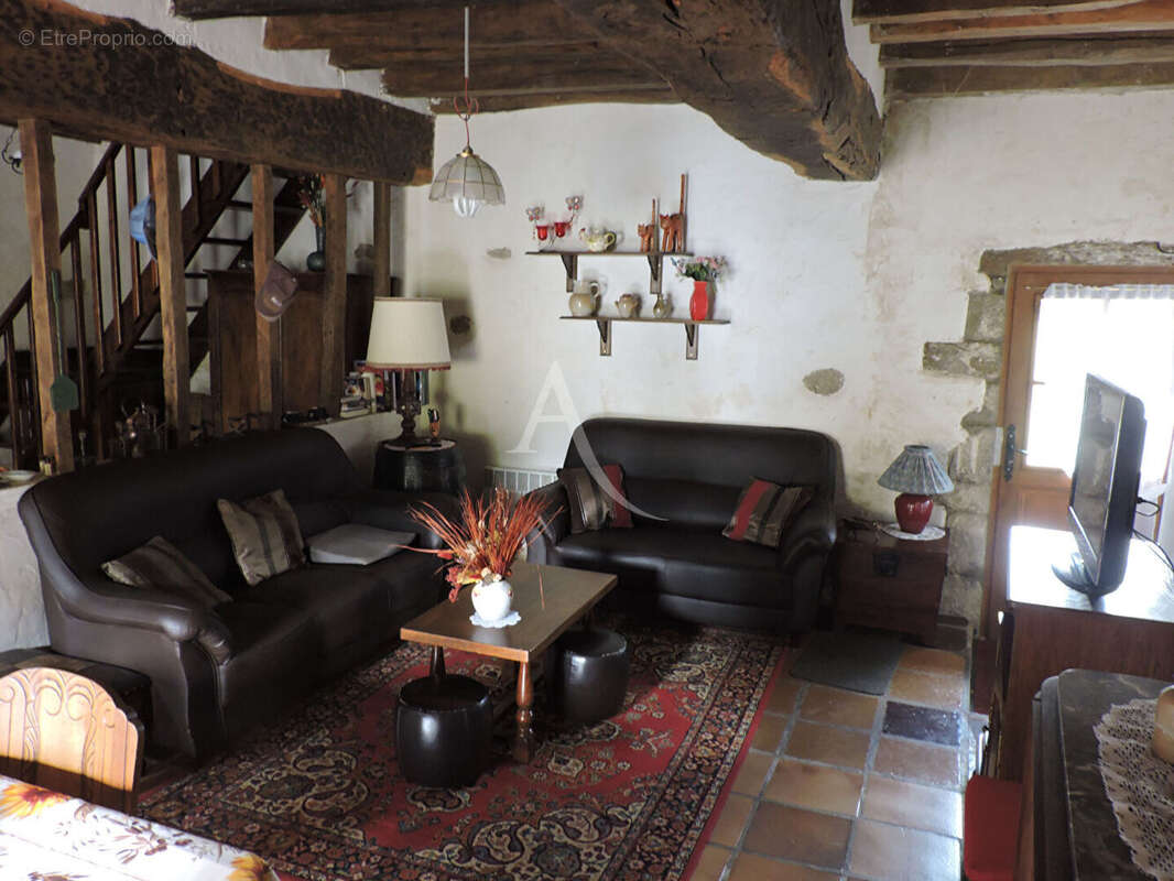 Maison à SAINT-FRAIMBAULT-DE-PRIERES