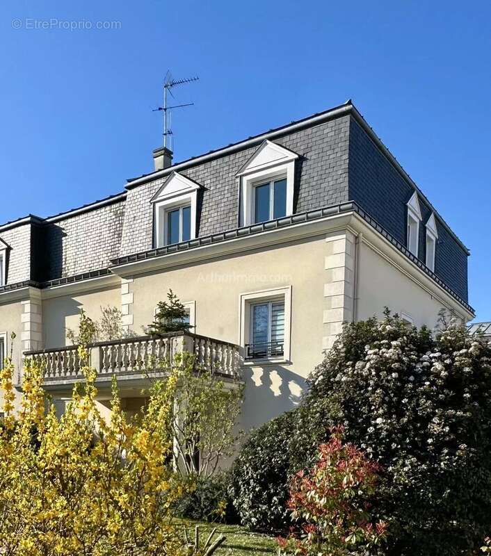 Appartement à SAINT-MAUR-DES-FOSSES
