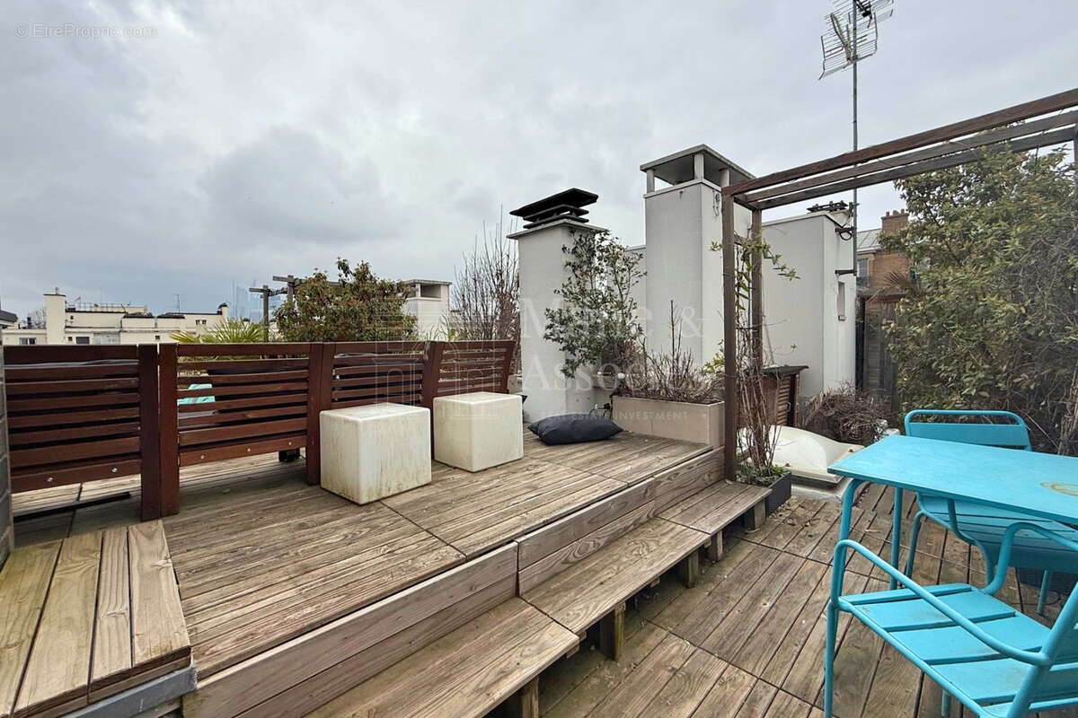 Appartement à NEUILLY-SUR-SEINE