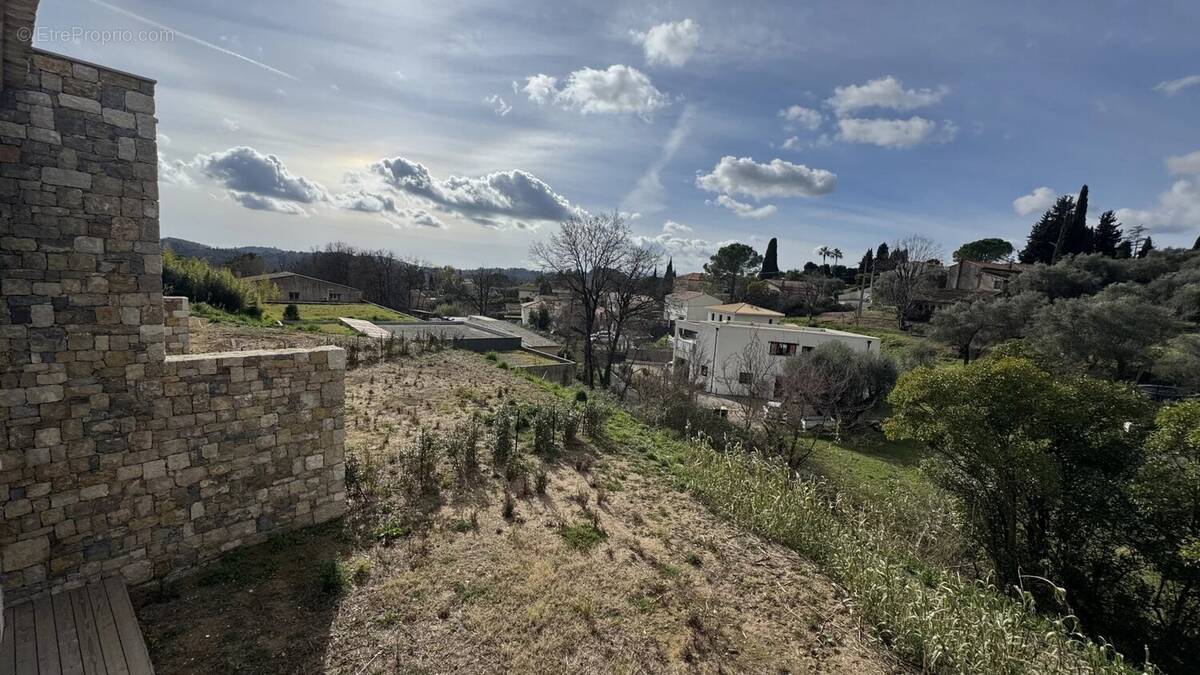 Maison à ROQUEFORT-LES-PINS
