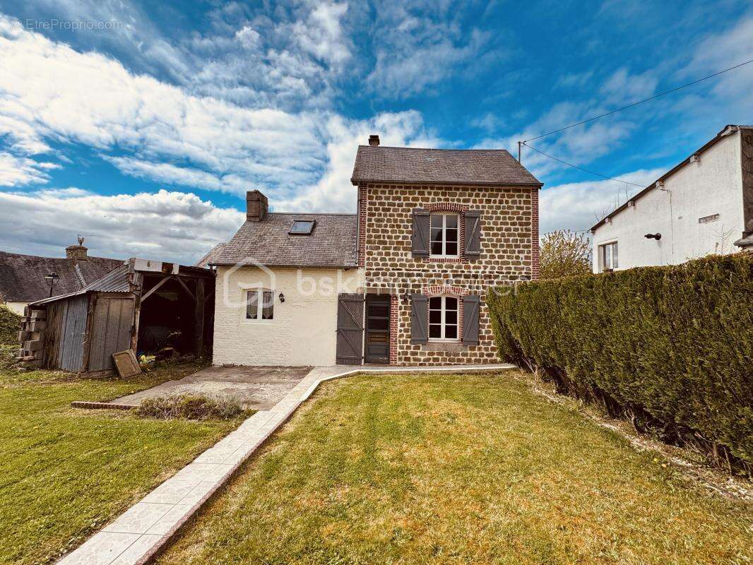 Maison à SAINT-GEORGES-DES-GROSEILLERS