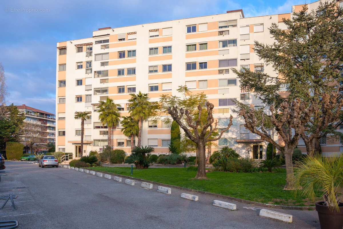 Appartement à MANDELIEU-LA-NAPOULE