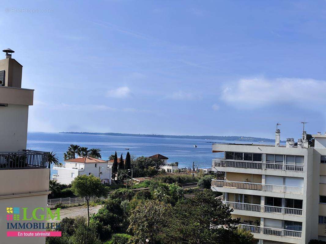 Appartement à VALLAURIS
