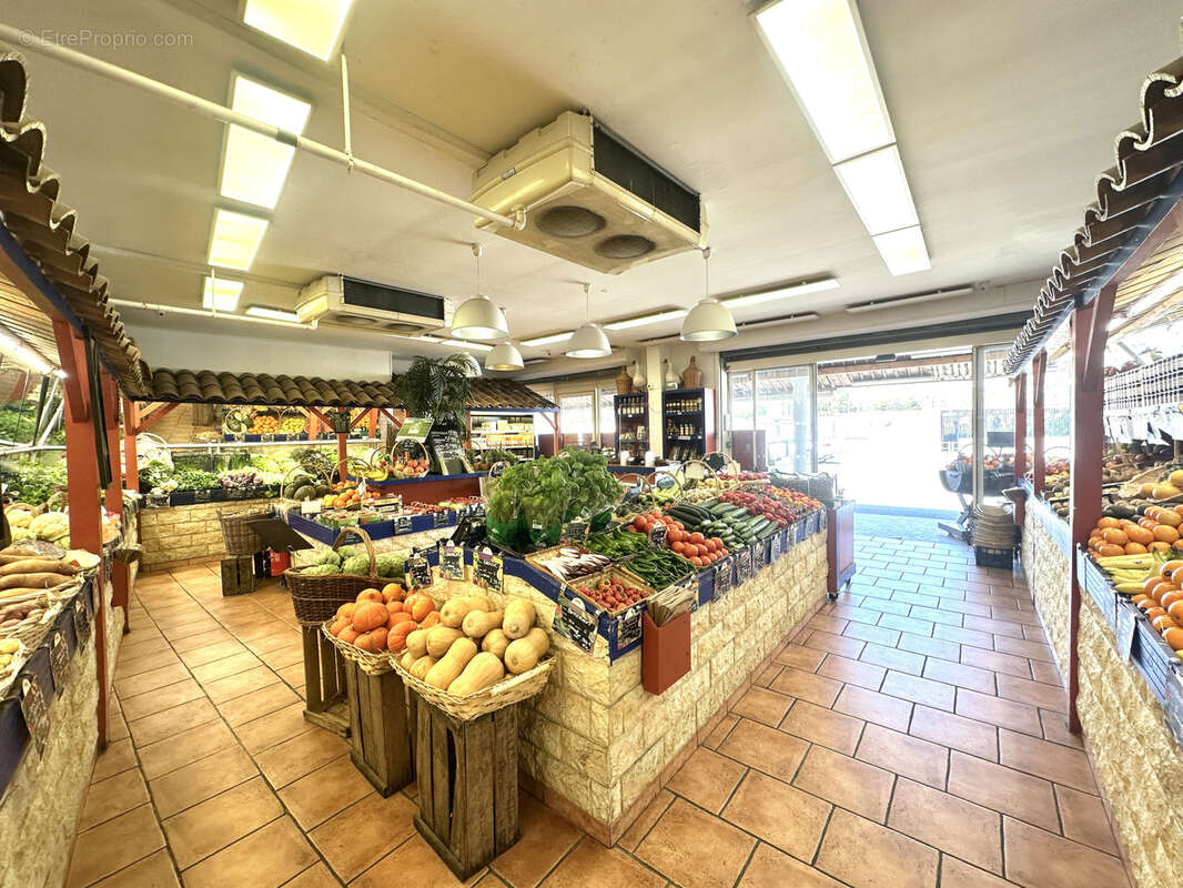 Commerce à MARSEILLE-8E