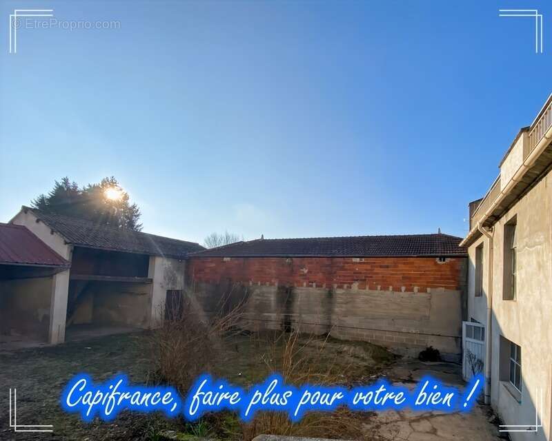 Maison à LA CLAYETTE