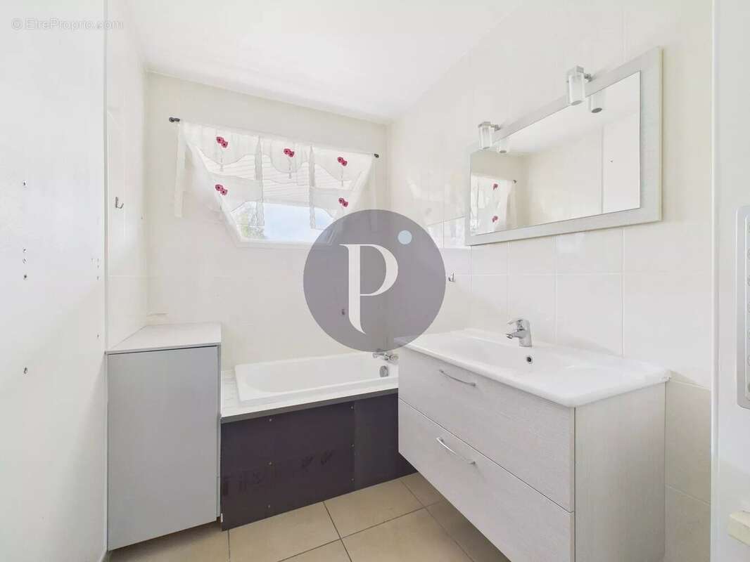 Appartement à VERRIERES-LE-BUISSON