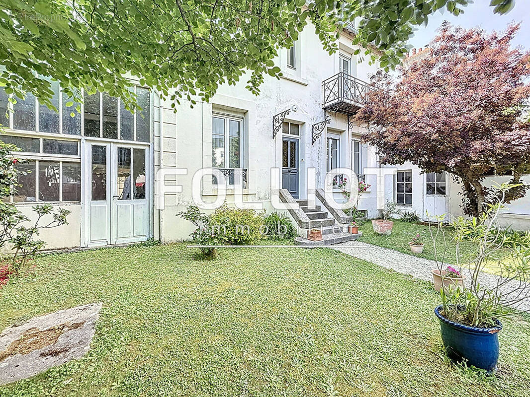Maison à DONVILLE-LES-BAINS