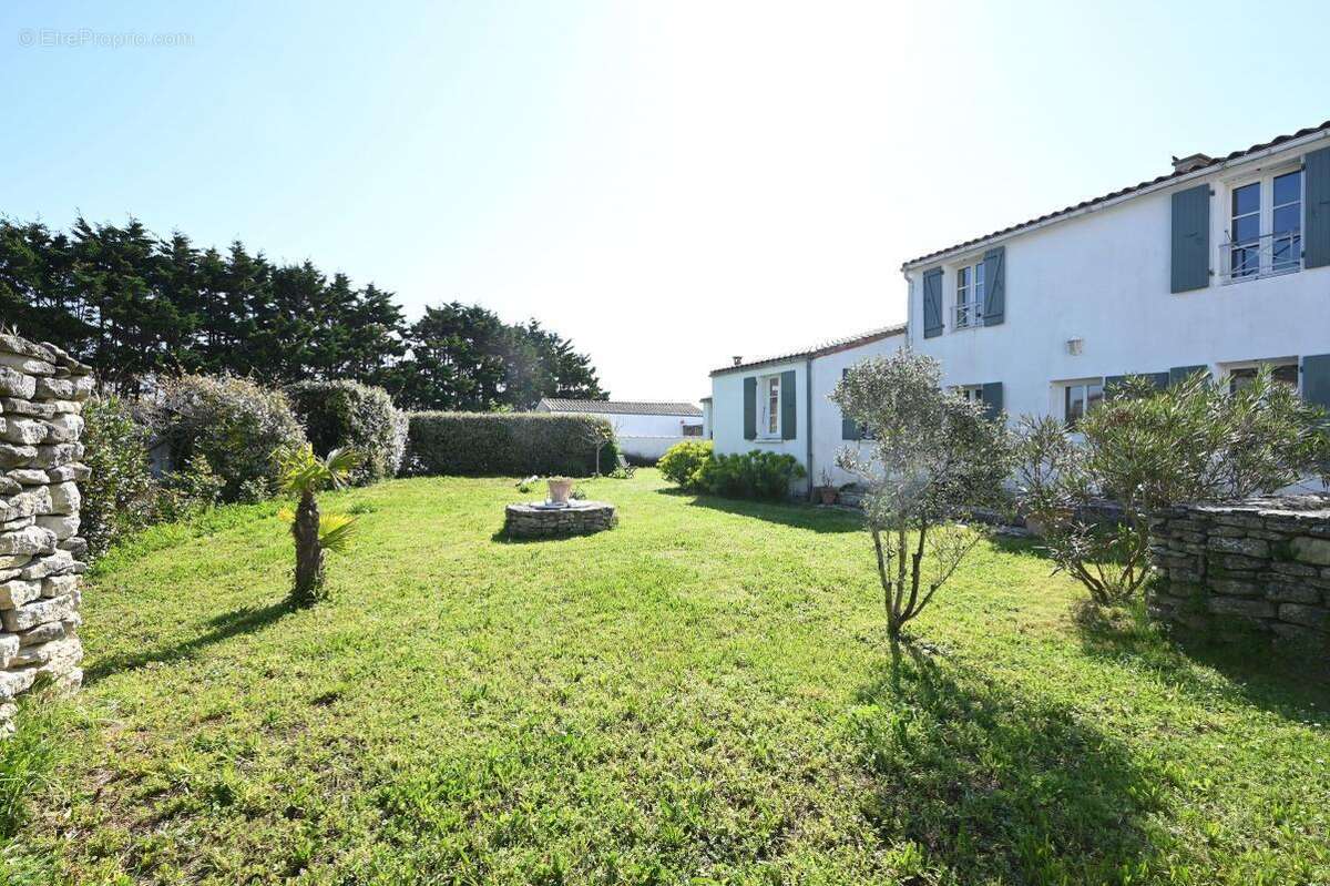 Maison à SAINT-CLEMENT-DES-BALEINES