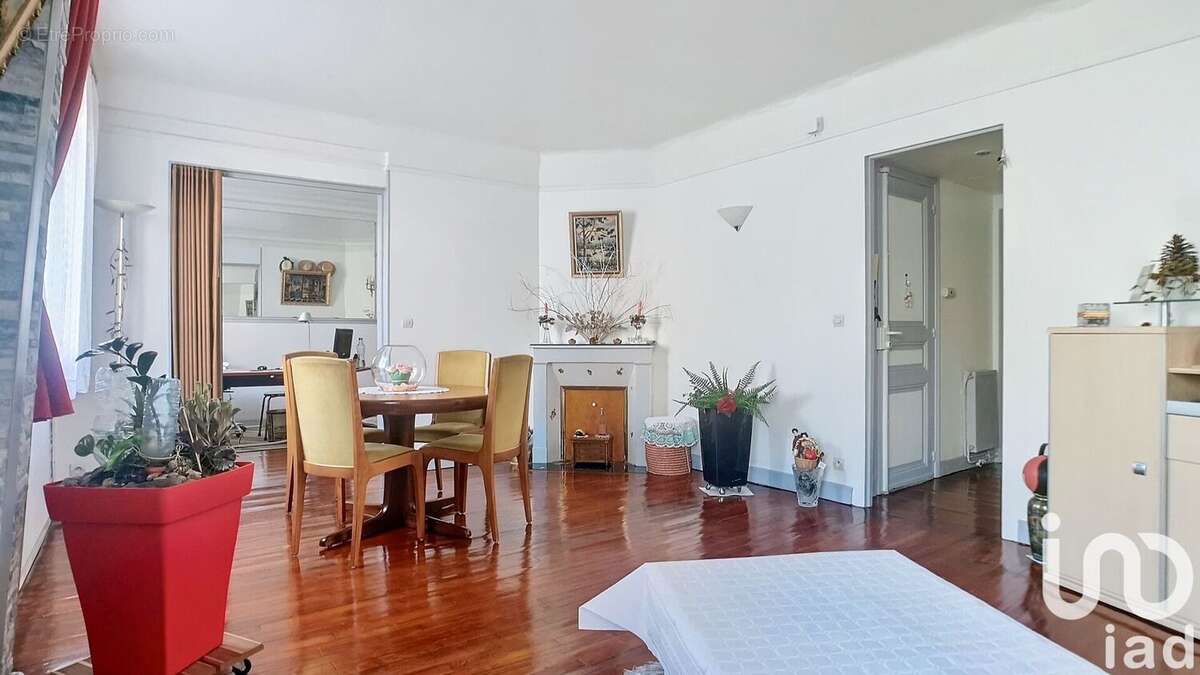 Photo 3 - Appartement à SURESNES