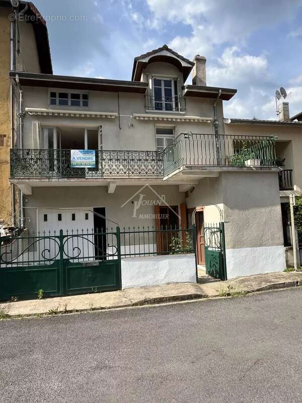 Maison à SAINT-YORRE