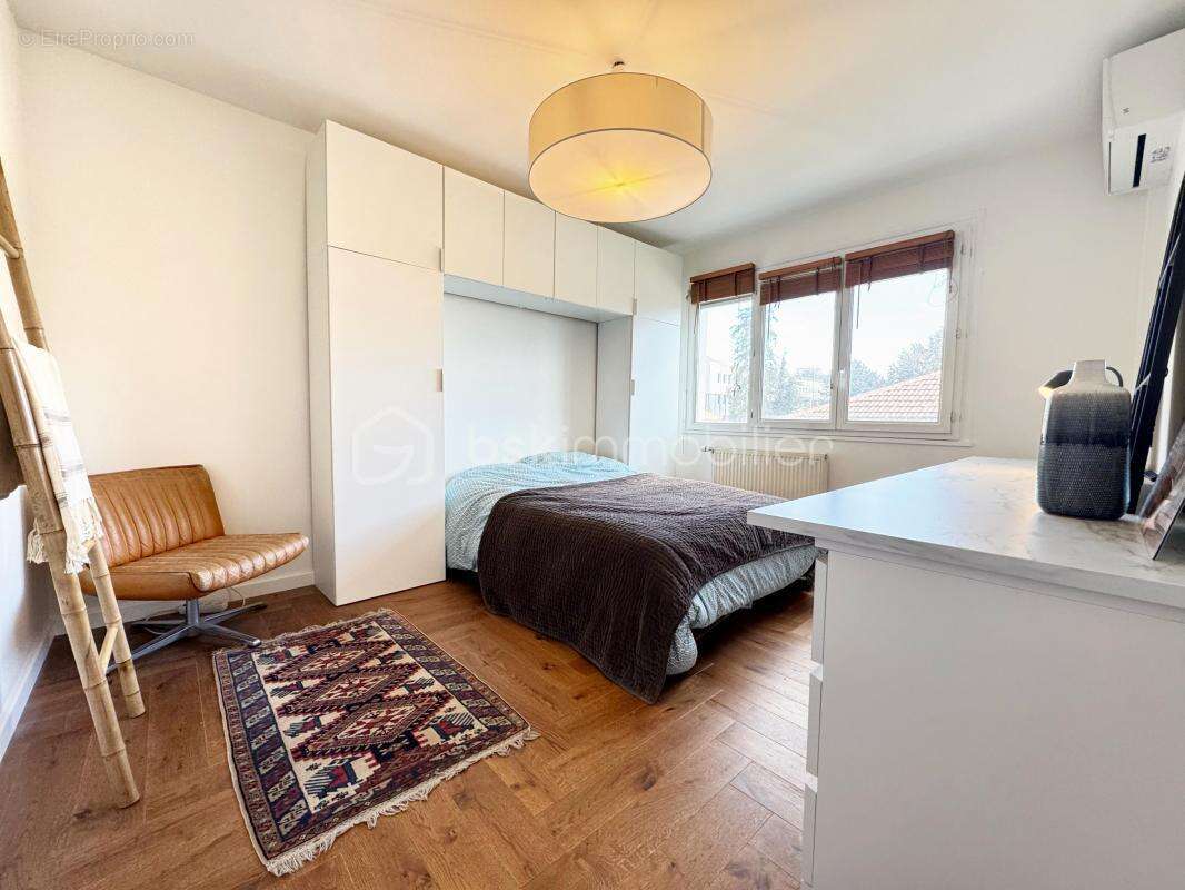 Appartement à CORENC