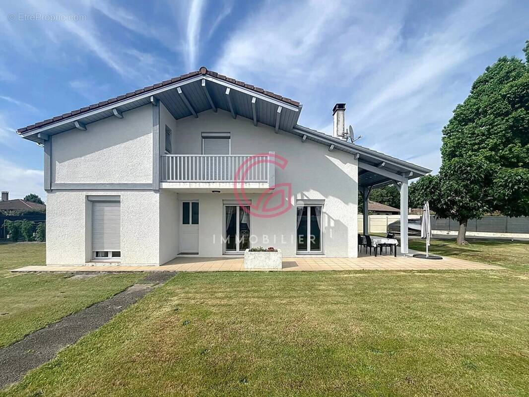 Maison à PARENTIS-EN-BORN