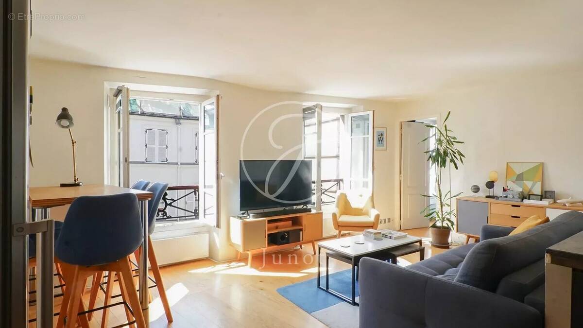 Appartement à PARIS-18E