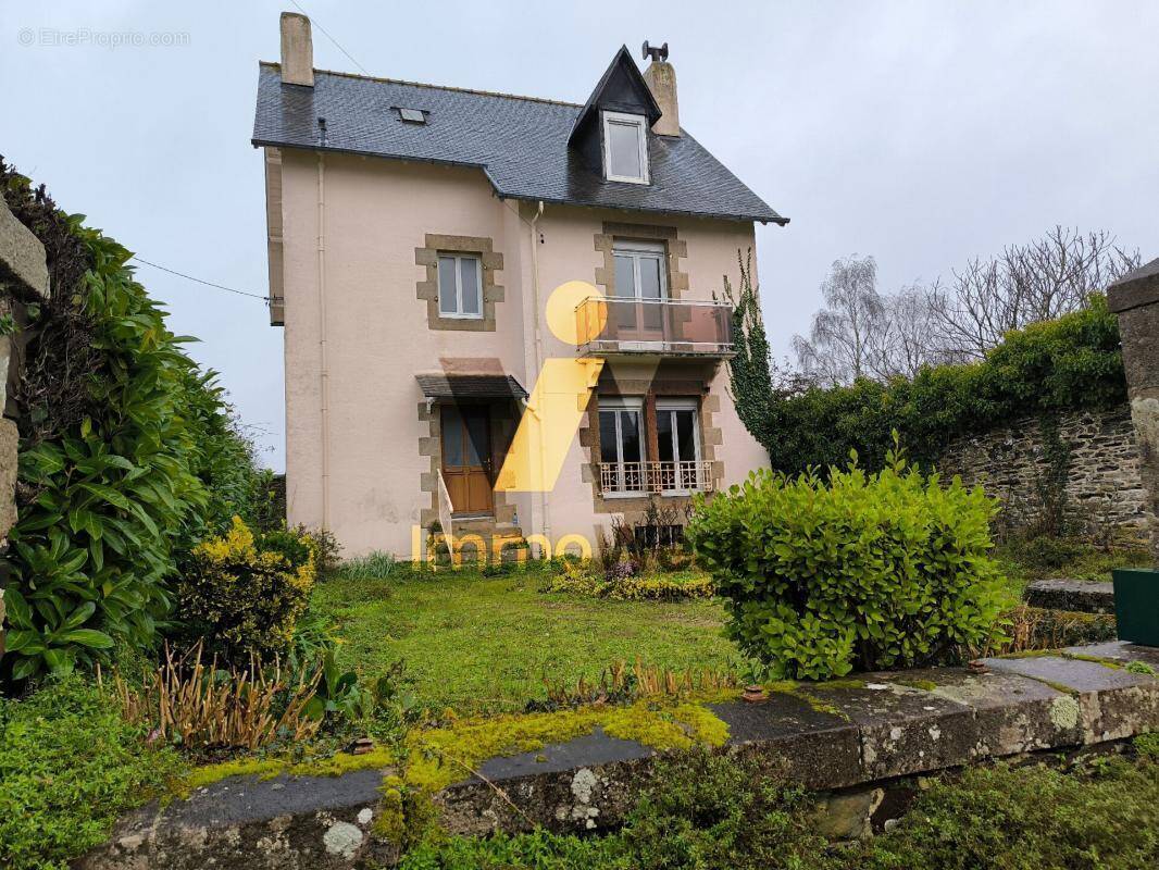 Maison à PLESTIN-LES-GREVES