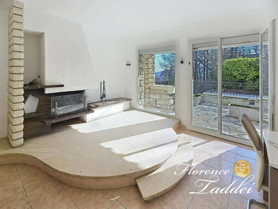 Photo 4 - Maison à BURES-SUR-YVETTE