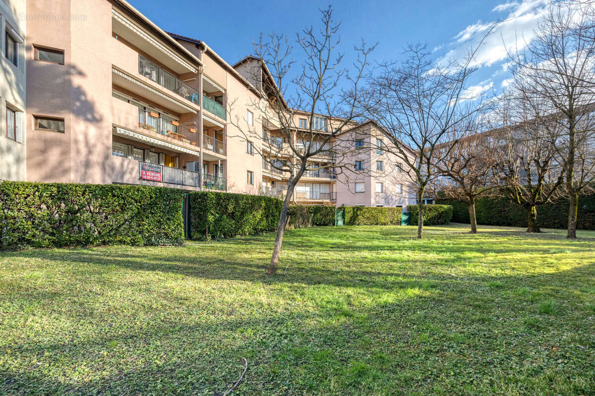 Appartement à LE PONT-DE-CLAIX