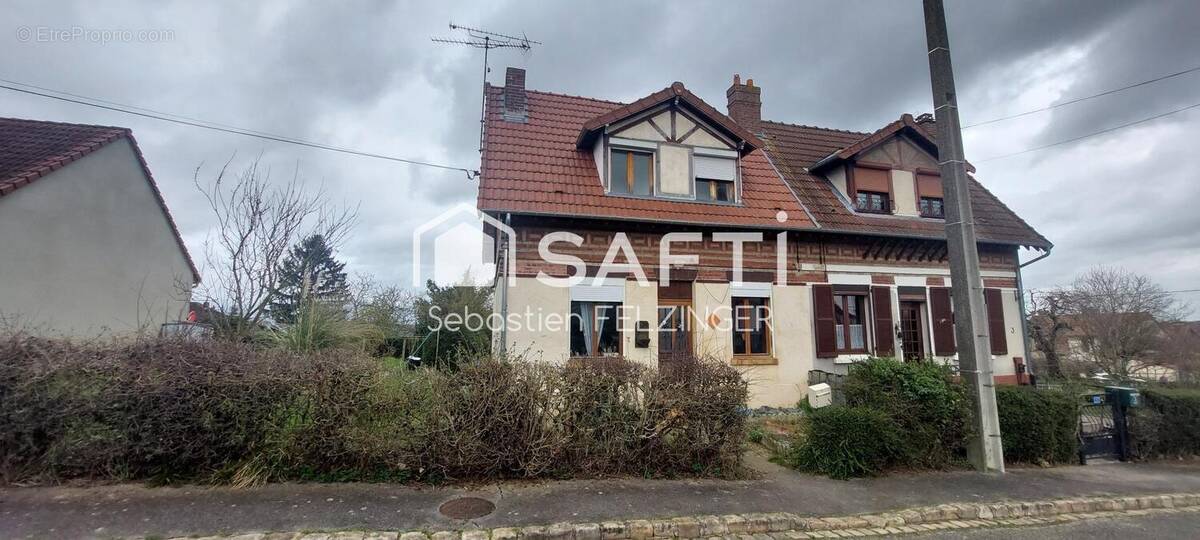 Photo 1 - Maison à CHARMES