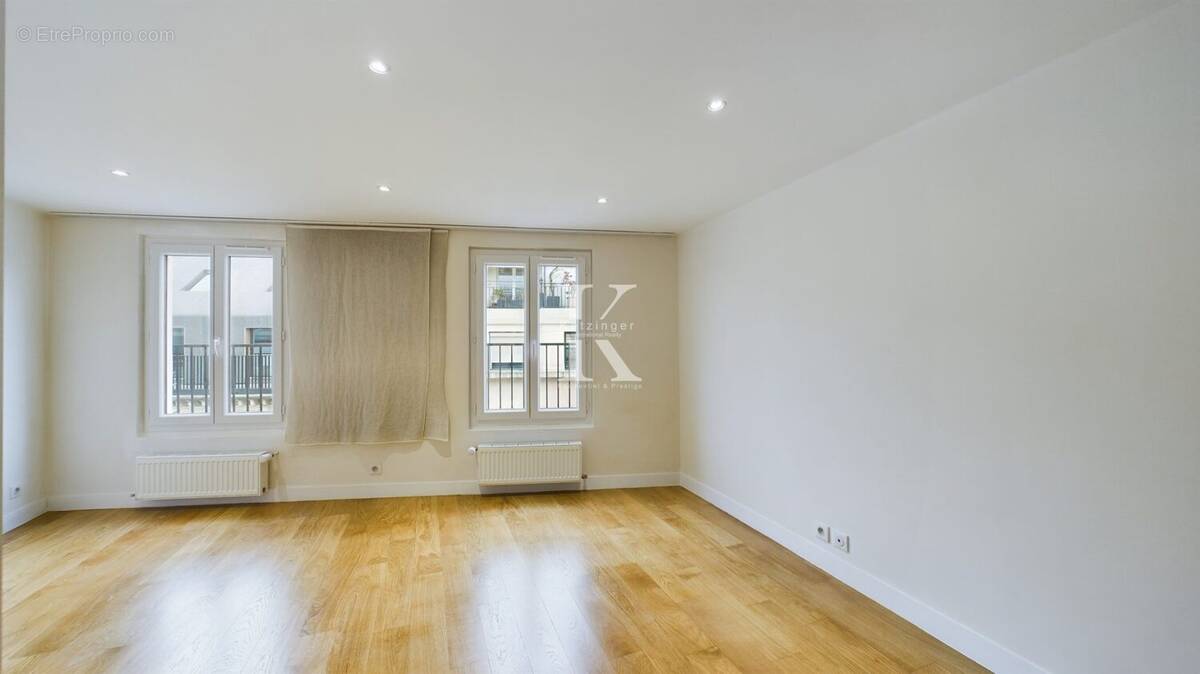 Appartement à PARIS-2E