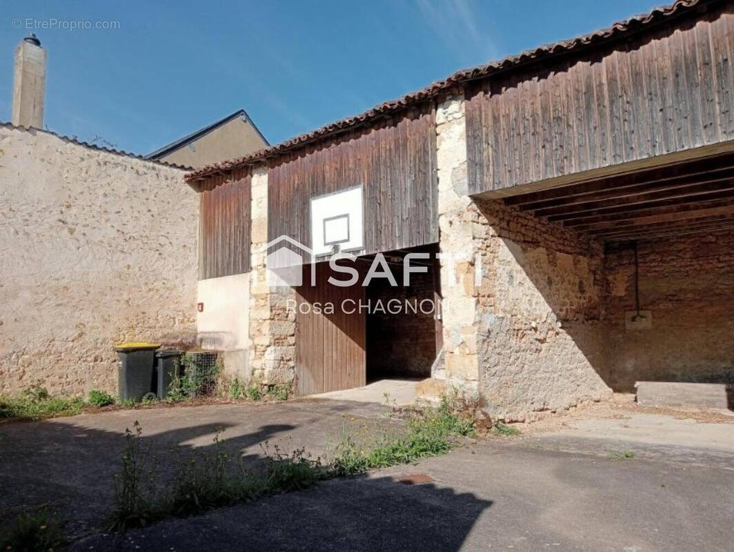 Photo 1 - Maison à FOUSSAIS-PAYRE