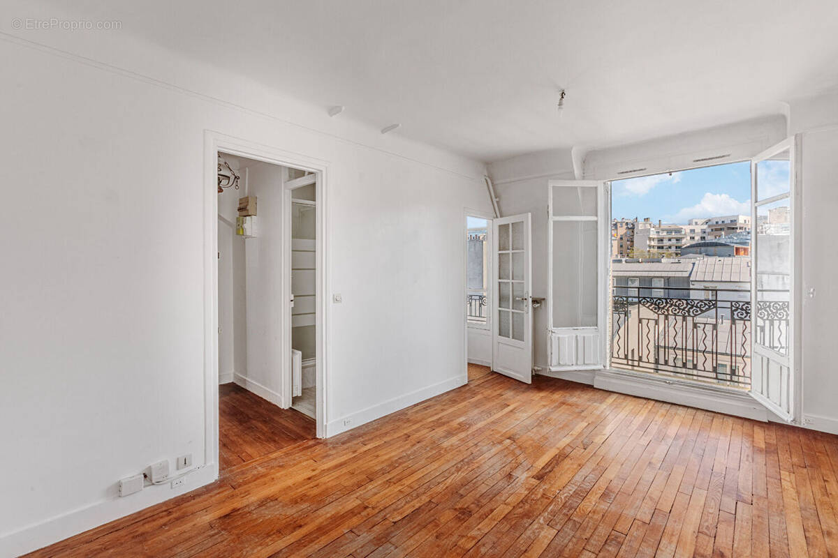 Appartement à PARIS-20E