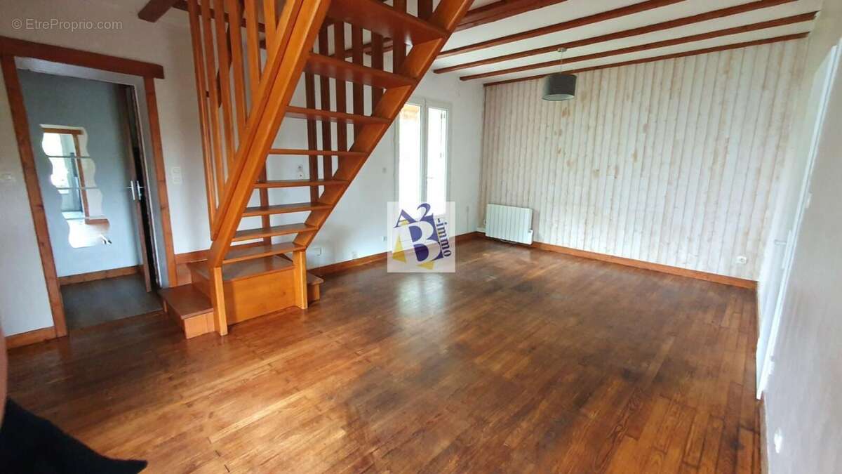 Maison à TOUVRE